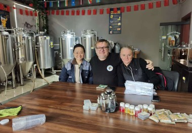 Czech Customers Operate Our Beer Equipment to Brew Czech IPA