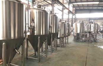 5BBL American style brewhouse with 5BBL and 10BBL fermentation tanks for brewery