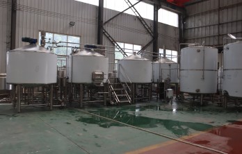 30BBL  4vessles  brewhouse with hot water tank + 3000L fermentation tanks and 60